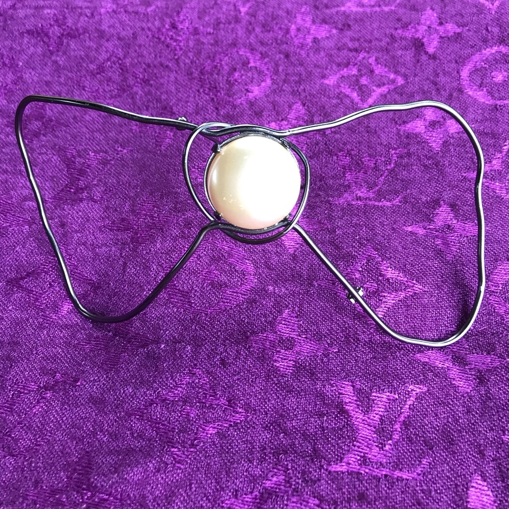 Authentic Sonia Rykiel Oversize Bow Shape Brooch